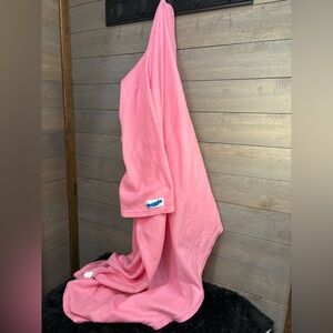Snuggie Adult Size Blanket with Sleeves Pink Fleece Throw Never Used
